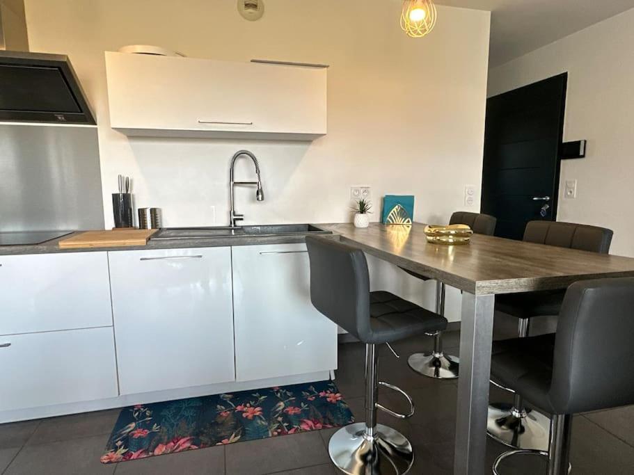 5 Min Des Plages - Appt 2 Chambres A Casa Bella Люссиана Экстерьер фото